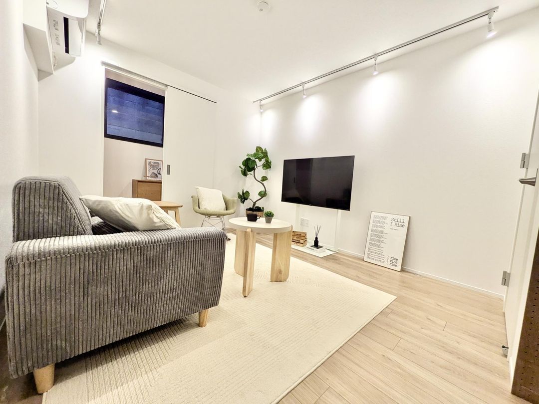 2LDK Designer Maisonette Apartment in Setagaya, Tokyo - Thumbnail 2
