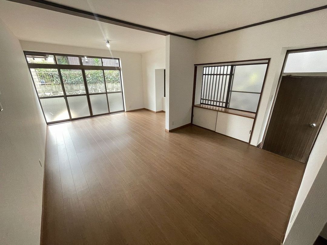 Renovated 5LDK House on 99.9 Tsubo Land in Chikushino, Fukuoka - Thumbnail 2