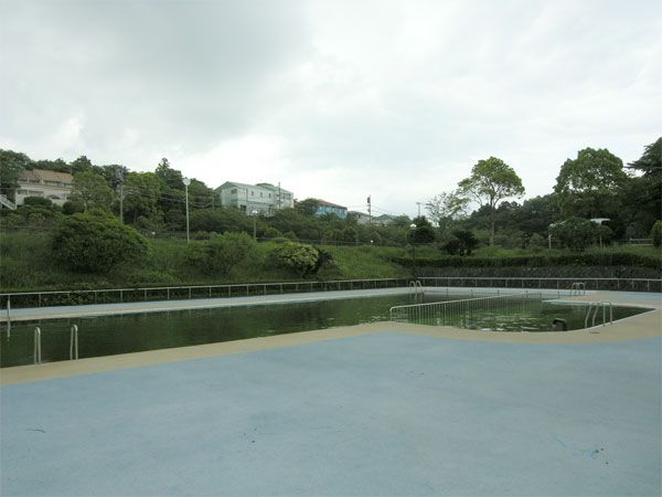 Spacious 3LDK House with Hot Spring Potential in Izu Kogen - Thumbnail 2