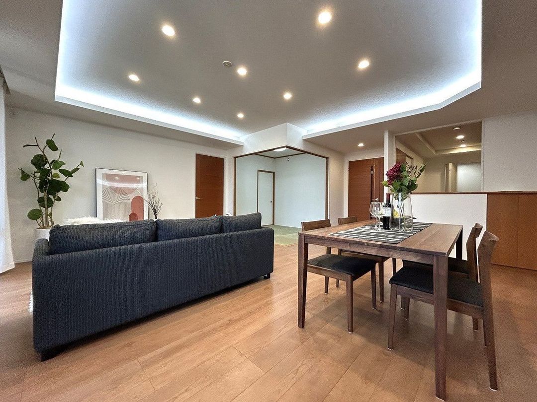 3SLDK Apartment for Sale in Chuo-ku, Fukuoka City - Thumbnail 2