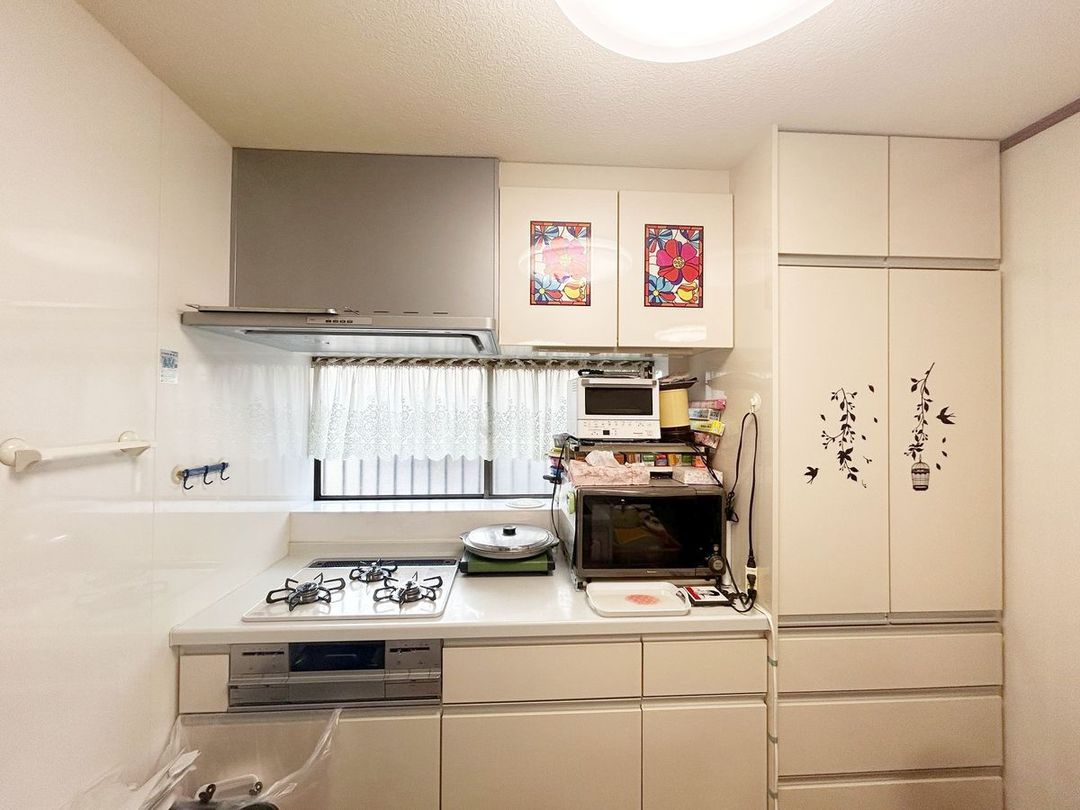 3LDK Detached House for Sale in Neyagawa City, Osaka - Thumbnail 2