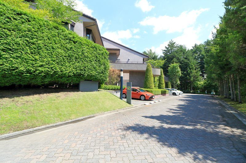 2LDK Apartment for Sale in Nakakaruizawa, Karuizawa, Nagano - Thumbnail 3