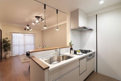 3LDK Apartment for Sale in Sumiyoshi-ku, Osaka - 65 sqm - Thumbnail 2