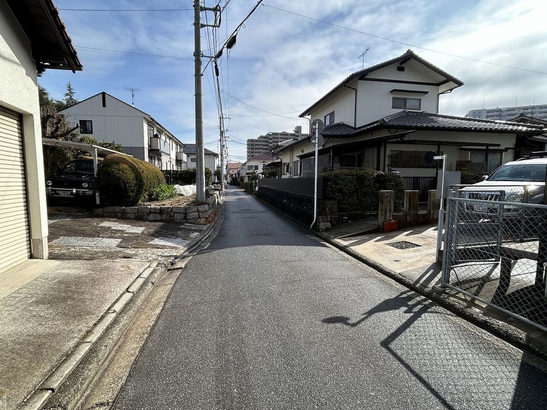 3LDK Used Detached House in Hatsukaichi City, Hiroshima - Thumbnail 2