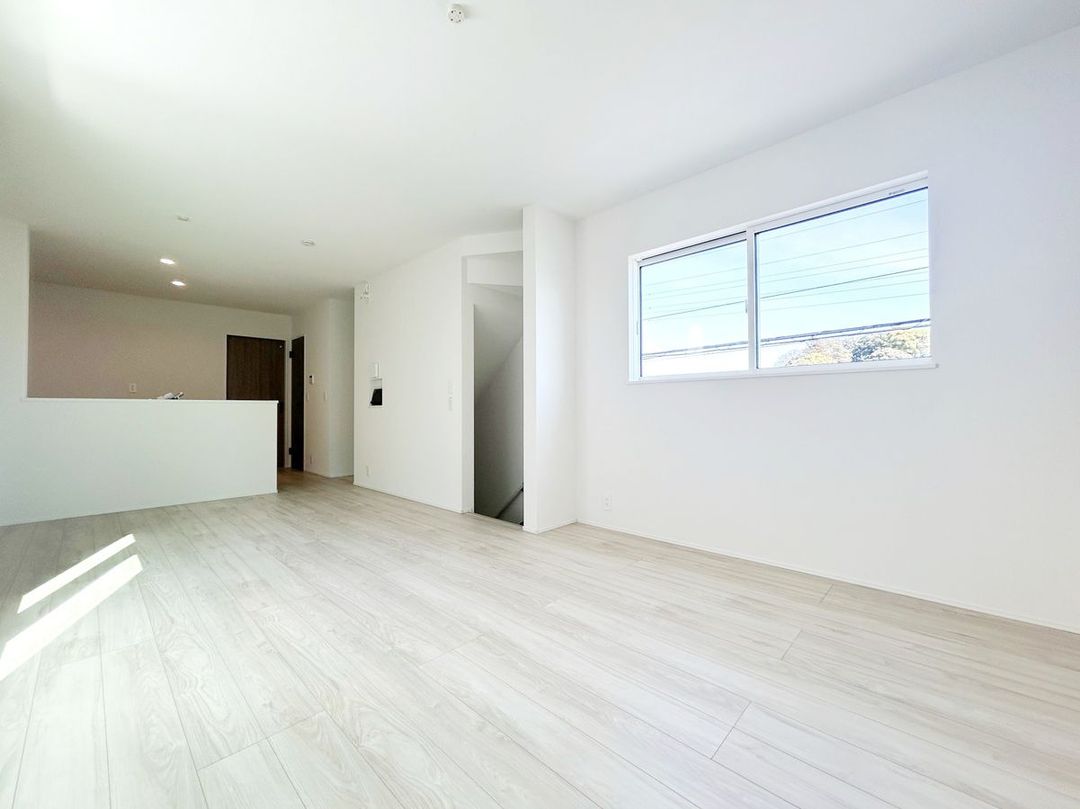 New 3SLDK House in Kawaguchi, Saitama - Corner Lot with Garage - Thumbnail 2