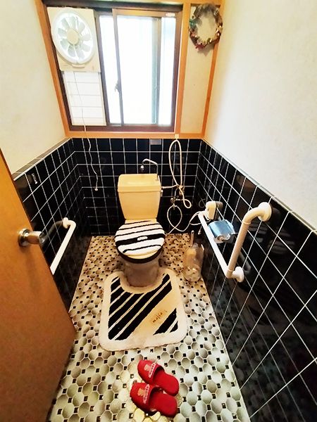 Traditional 10LDK House for Rent in Shimoichi - Thumbnail 2