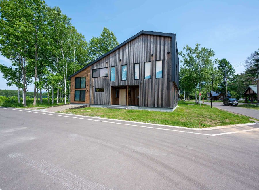 5 Bedroom Chalet near Niseko Grand Hirafu Gondola - Thumbnail 2