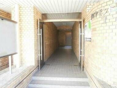 3DK Apartment for Rent in Himeji, 46m², Near Himeji Station - Thumbnail 3