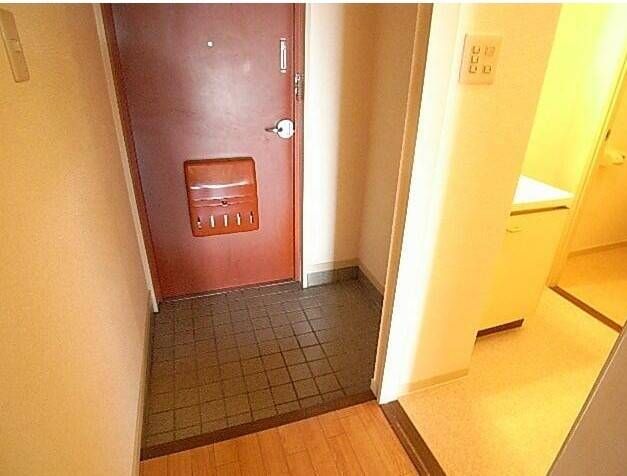 3DK Apartment for Rent in Himeji, 46m², Near Himeji Station - Thumbnail 2