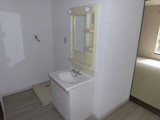 2DK Apartment for Rent in Fukuyama, Hiroshima - Thumbnail 3