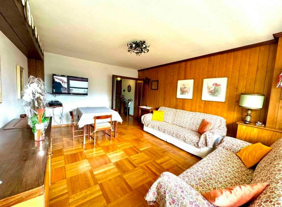 Apartment for Sale in Cortina d'Ampezzo with Dolomite Views - Thumbnail 2