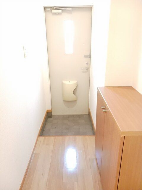 1R Apartment for Rent in Fukuyama, Hiroshima - 33.15 sqm - Thumbnail 2