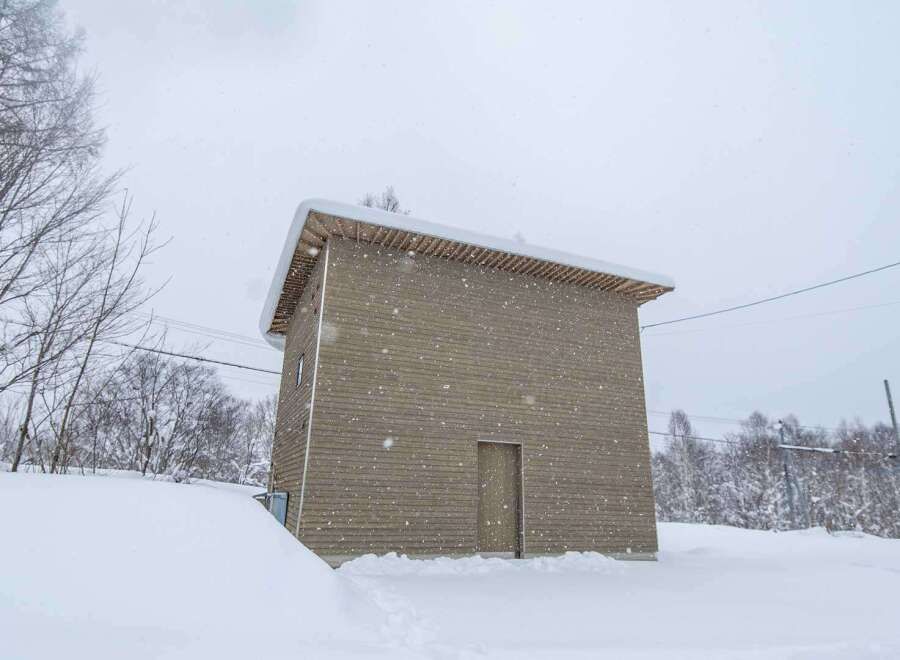 Contemporary 3-Bedroom House in Niseko, Hokkaido - Thumbnail 3