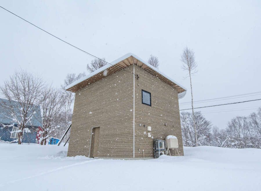 Contemporary 3-Bedroom House in Niseko, Hokkaido - Thumbnail 2