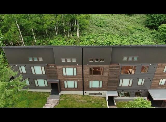 Ski-In 2-Bed Apartment in Niseko with Mount Yotei Views - Thumbnail 4