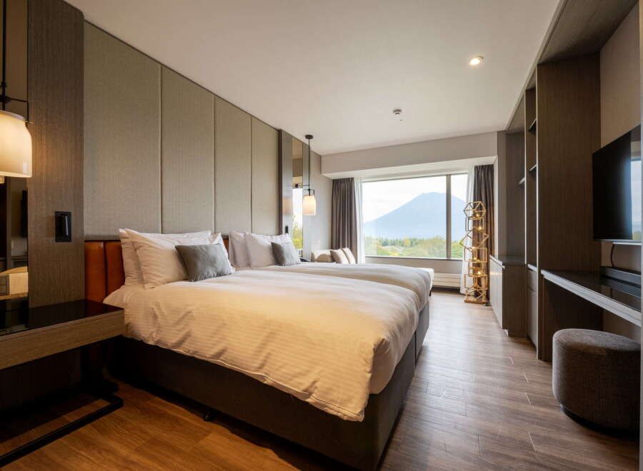 Modern 2-Bed Apartment with Mountain Views in Niseko, Hokkaido - Thumbnail 3