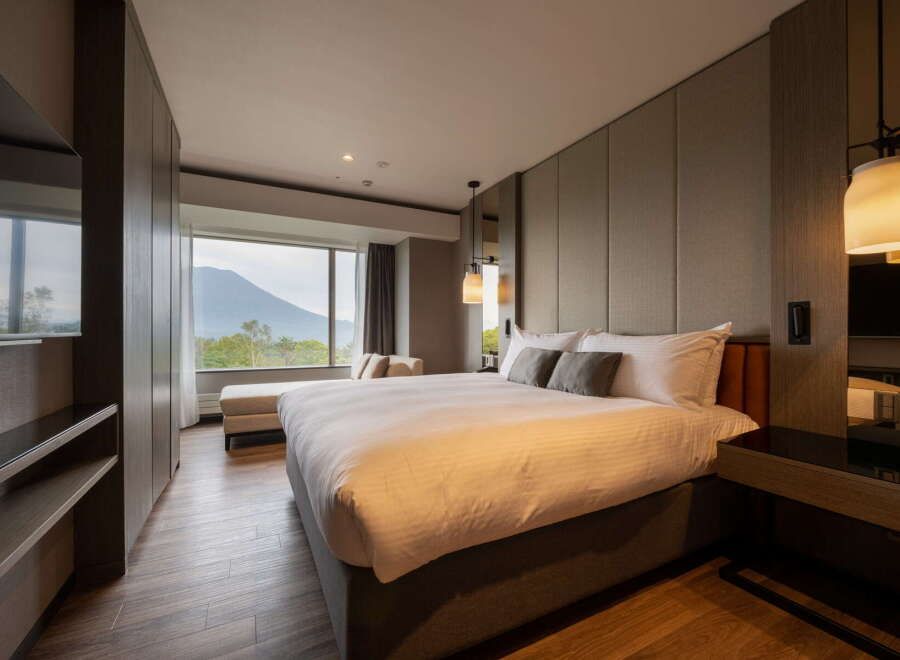 Modern 2-Bed Apartment with Mountain Views in Niseko, Hokkaido - Thumbnail 4