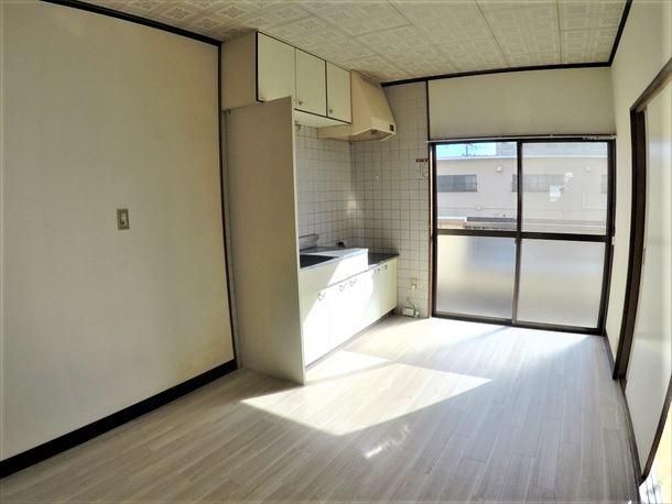2DK Apartment for Rent in Fukuyama, 48 sqm - Thumbnail 2