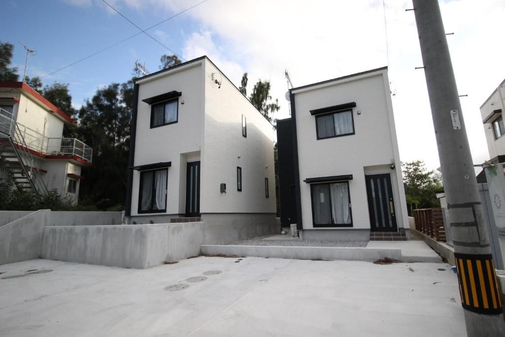 Stylish 3LDK Twin Villas for Sale in Onna, Okinawa - Thumbnail 2