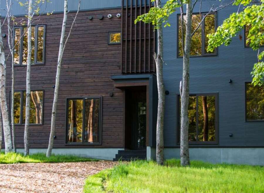 Last 2-Bedroom Loft Apartment for Sale in Niseko's SnowDog Village - Thumbnail 3