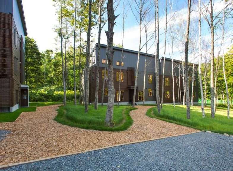 Last 2-Bedroom Loft Apartment for Sale in Niseko's SnowDog Village - Thumbnail 4