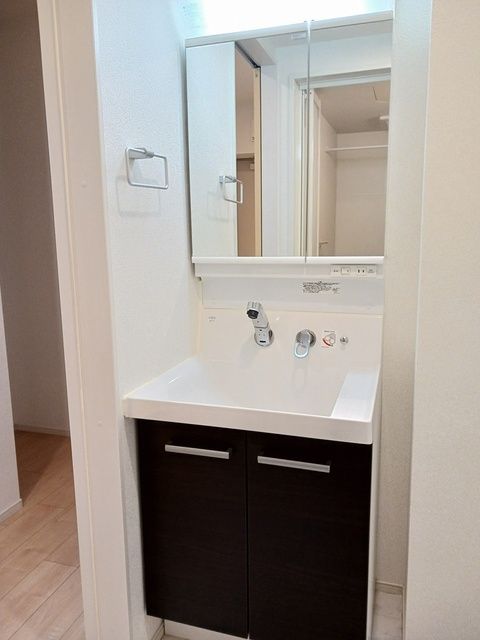1K Apartment Near Higashi-Fukuyama Station in Fukuyama - Thumbnail 2