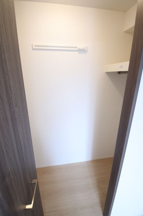 Modern 1LDK Apartment for Rent in Fukuyama, Hiroshima - Thumbnail 2