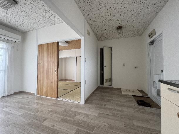 1LDK Apartment for Rent in Fukuyama, Hiroshima - 33.85 sqm - Thumbnail 4