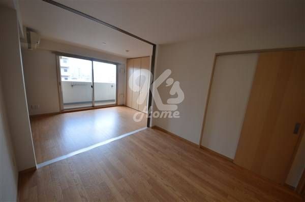 Season Kobe Shin-Nagata - RC Apartment in Nagata-ku, Kobe - Thumbnail 4
