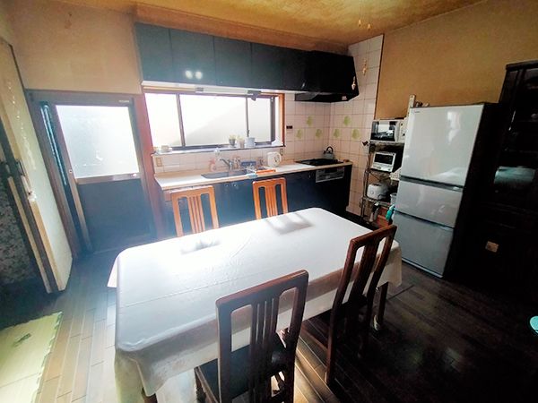 4DK House for Sale in Shimoichi, Nara with Large Plot - Thumbnail 2