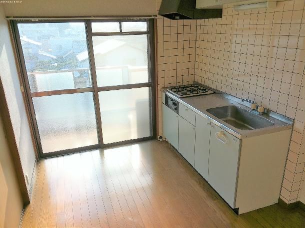 2DK Apartment for Rent in Kasuga-cho, Fukuyama, Hiroshima - Thumbnail 4