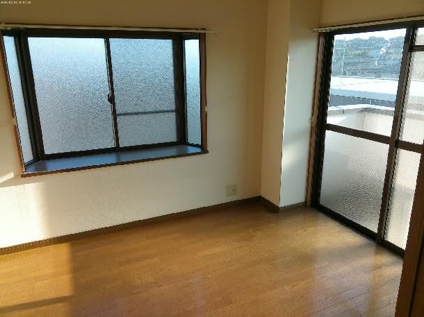 2DK Apartment for Rent in Kasuga-cho, Fukuyama, Hiroshima - Thumbnail 2