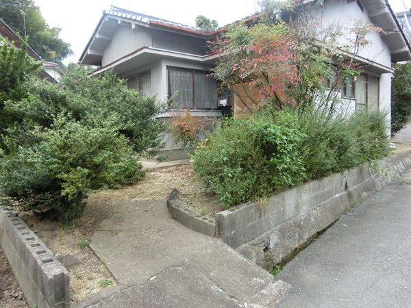 3DK Detached House for Sale in Ekiya-cho, Fukuyama, 66.33m2 - Thumbnail 2