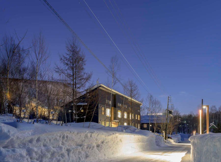 Ski-In 2-Bed Apartment in Niseko's SnowDog Village - Thumbnail 4