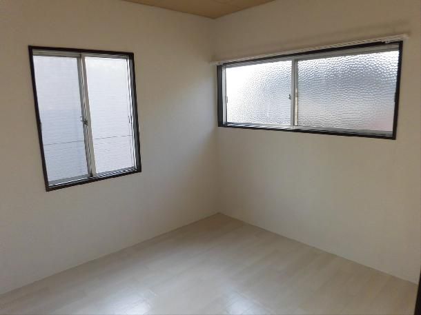 3DK Apartment for Rent in Fukuyama, Hiroshima - Thumbnail 2