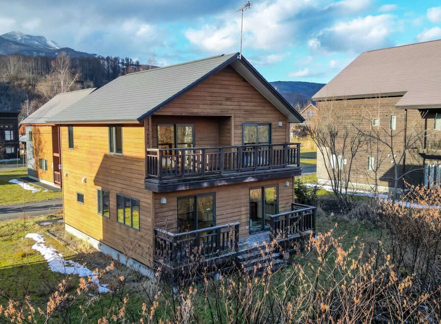 Daisetsuzan Mountain View House for Sale in Niseko, Hokkaido - Thumbnail 2