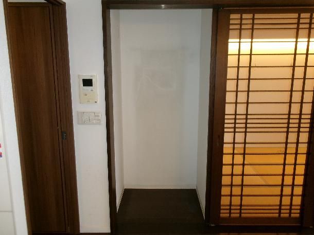 2LDK Apartment for Rent in Fukuyama, Hiroshima - Thumbnail 2