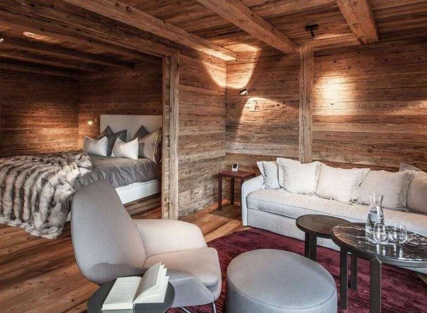 Luxury 2-Bed Apartment for Sale in Cervinia, Italy - Thumbnail 3