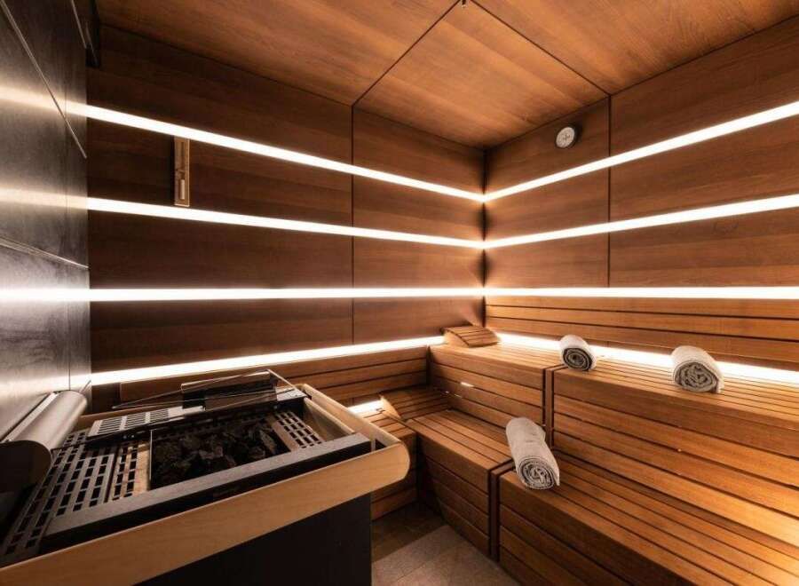 Luxury 2-Bed Apartment for Sale in Cervinia, Italy - Thumbnail 4