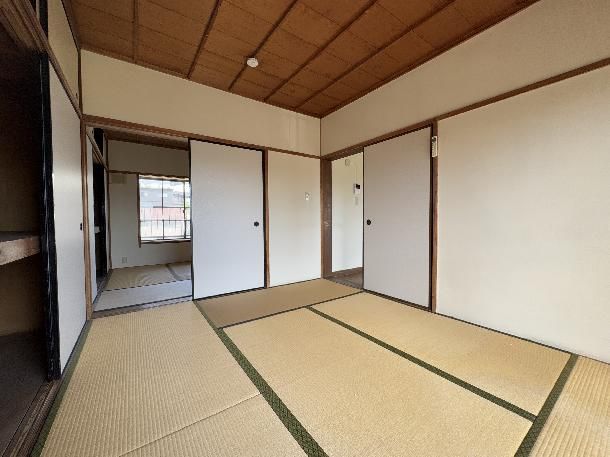 3DK Apartment for Rent in Fukuyama, Hiroshima - Thumbnail 2