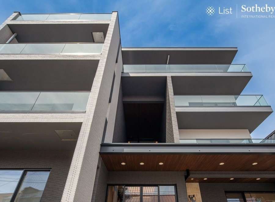 Luxury 3-Bed Apartment for Sale in Hakuba with Alpine Views - Thumbnail 2