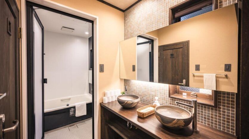 Modern Hotel for Sale in Kyoto's Shimabara District - Thumbnail 3