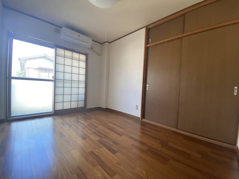 Ju Haitsu 3-Story RC Apartment in Himeji, Hyogo - Thumbnail 4