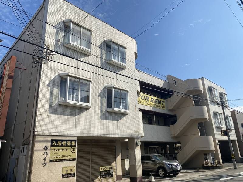 Ju Haitsu 3-Story RC Apartment in Himeji, Hyogo - Thumbnail 2