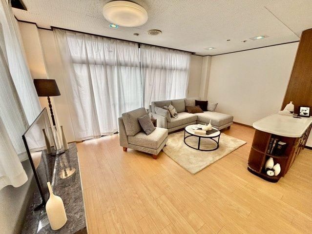 Renovated 5LDK House in Koshigaya, Saitama - 39.8M Yen - Thumbnail 2