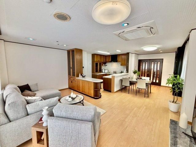 Renovated 5LDK House in Koshigaya, Saitama - 39.8M Yen - Thumbnail 4