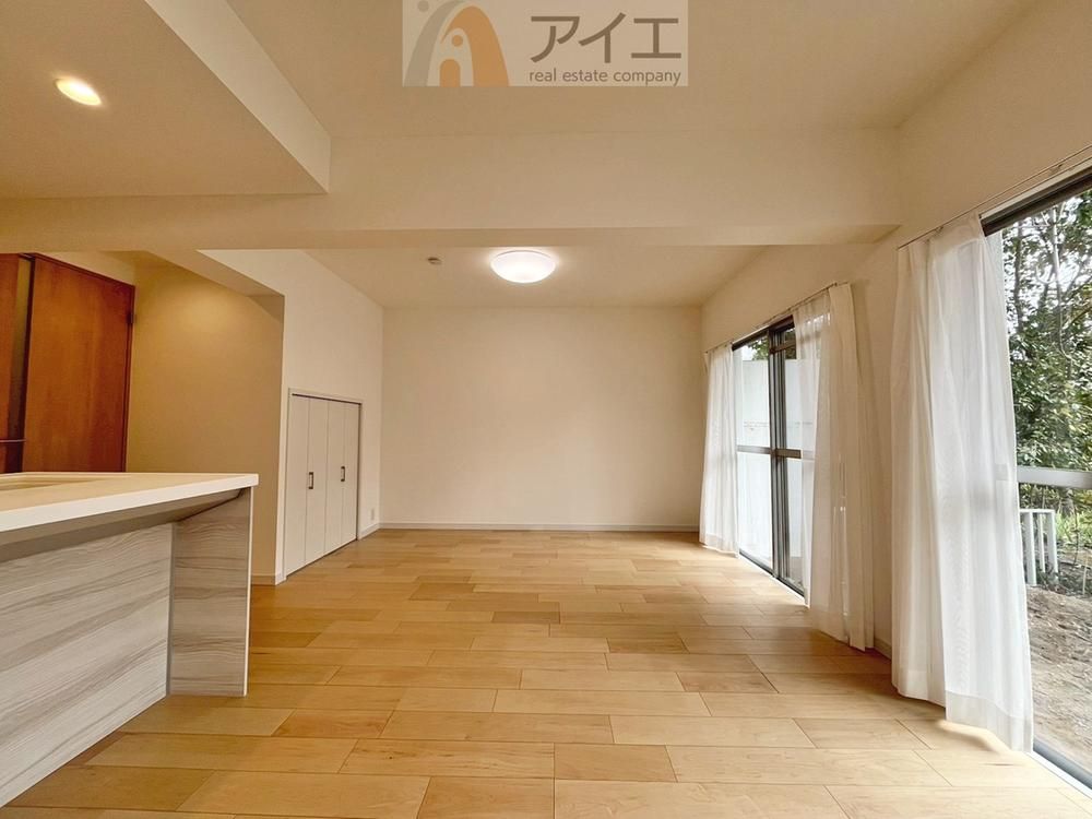 Renovated 4LDK Apartment in Kashiwa, Chiba – 95m² - Thumbnail 4