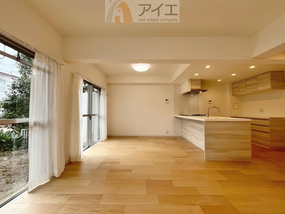 Renovated 4LDK Apartment in Kashiwa, Chiba – 95m² - Thumbnail 3