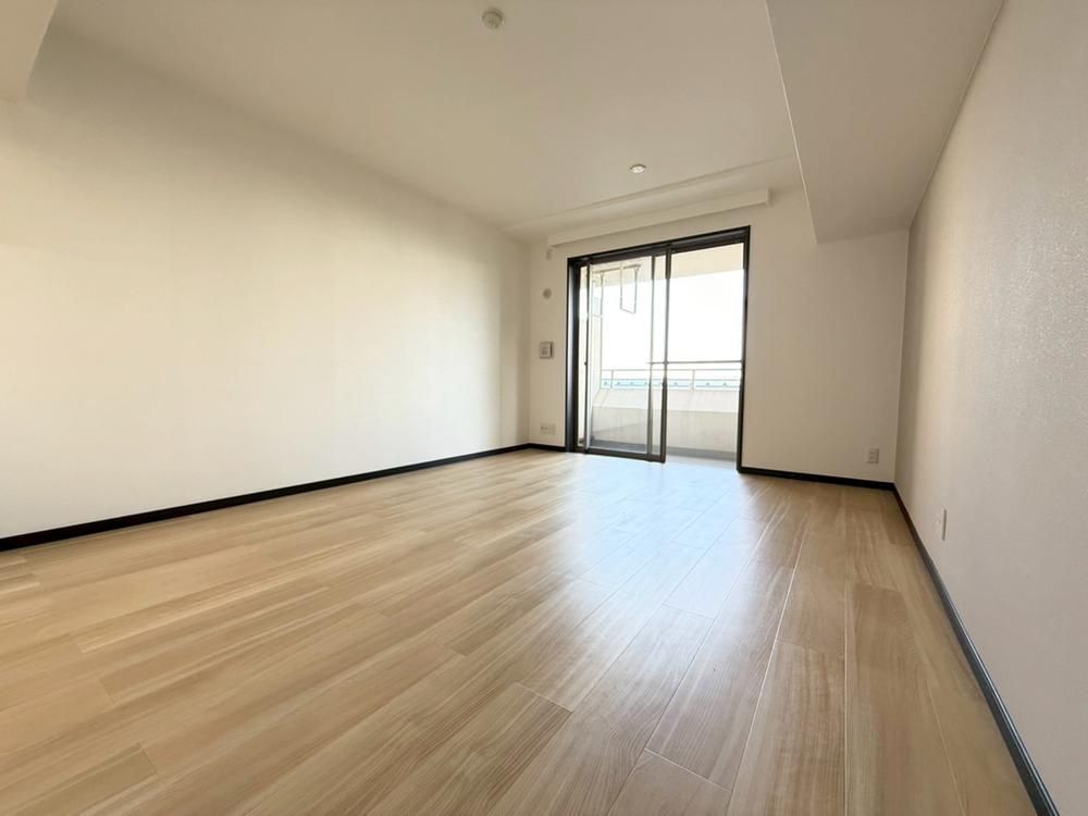 4LDK Apartment for Sale in Naka-ku, Yokohama - 80.75m2 - Thumbnail 3
