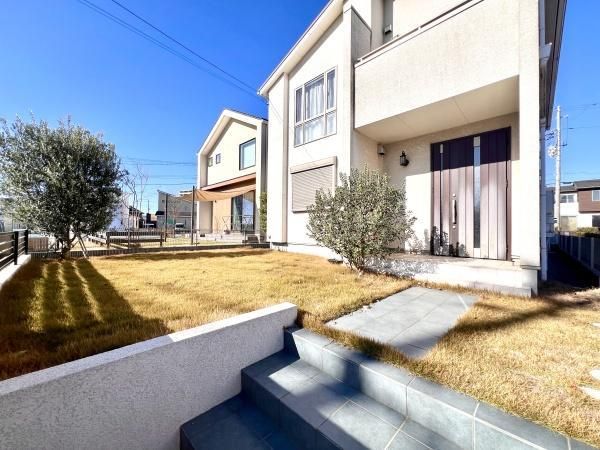 4LDK House for Sale in Tsukubamirai near Miraidaira Station - Thumbnail 2